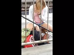 Lamiendo el coño en  ...