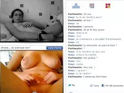 Rubia jugando con po ...